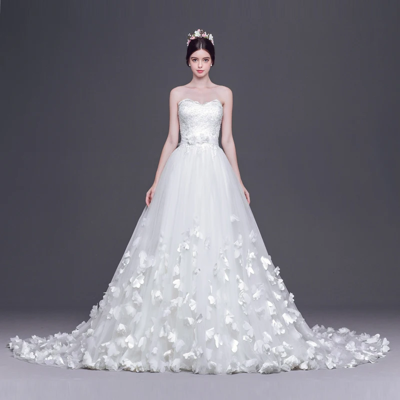 Fine Hvit Brudekjoler Prinsesse 2017 Domstol Tog Kjæreste Uten Ermer Ryggløse Appliques Blonder Blomst Sash