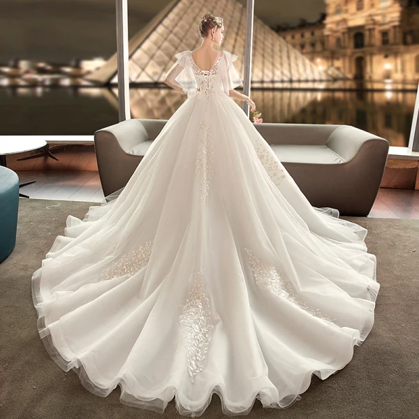 Schöne Plus Größe Ivory / Creme Schwangere Brautkleider / Hochzeitskleider 2019 V-Ausschnitt Kurze Ärmel Rückenfreies Applikationen Spitze Rüschen Kapelle-Schleppe