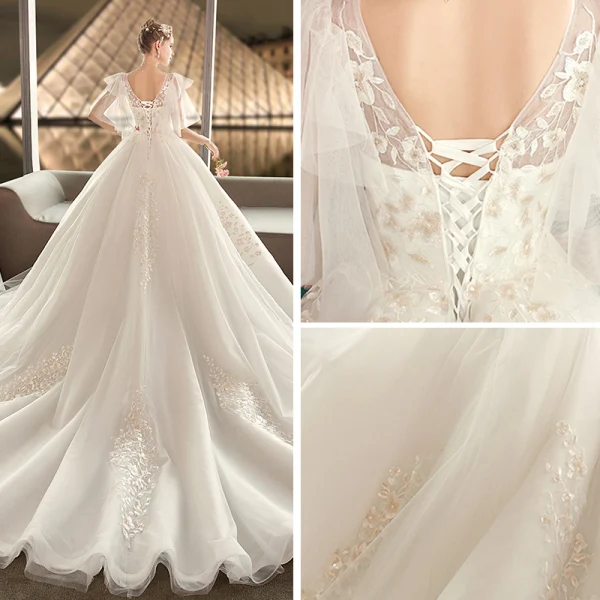 Schöne Plus Größe Ivory / Creme Schwangere Brautkleider / Hochzeitskleider 2019 V-Ausschnitt Kurze Ärmel Rückenfreies Applikationen Spitze Rüschen Kapelle-Schleppe