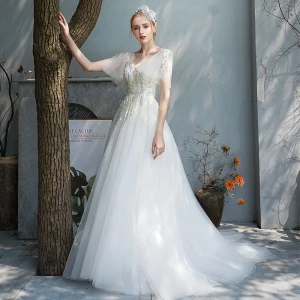 Prisvärd Elfenben Trädgård Utomhus Bröllopsklänningar 2019 Prinsessa V Hals Korta Ärm Halterneck Appliqués Spets Svep Tåg Ruffle