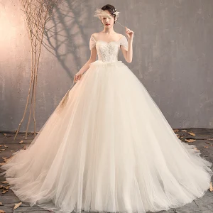 Eleganta Champagne Gravid Bröllopsklänningar 2019 Imperium Av Axeln Korta Ärm Halterneck Appliqués Spets Beading Domstol Tåg Ruffle