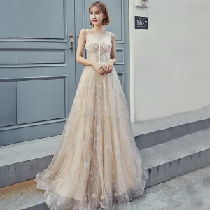 Moderne Mode Champagne Robe De Bal 2019 Princesse Bretelles Spaghetti Sans Manches Étoile Appliques En Dentelle Longue Volants Dos Nu Robe De Ceremonie