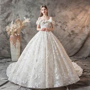Luxe Champagne Robe De Mariée 2019 Princesse De L 039 Épaule Manches Courtes Dos Nu Appliques En Dentelle Perlage Glitter Paillettes Chapel Train Volants