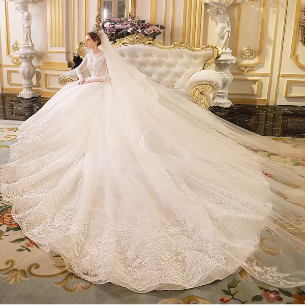 Élégant Ivoire Robe De Mariée 2019 Princesse V-Cou Transparentes 3/4 Manches Appliques En Dentelle Perlage Chapel Train Volants