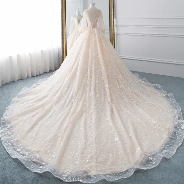 Romantisch Champagner Durchsichtige Brautkleider / Hochzeitskleider 2019 A Linie Rundhalsausschnitt Geschwollenes Lange Ärmel Rückenfreies Applikationen Spitze Glanz Tülle Kathedrale Schleppe Rüschen