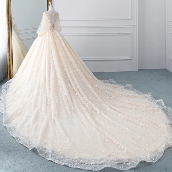 Romantisch Champagner Durchsichtige Brautkleider / Hochzeitskleider 2019 A Linie Rundhalsausschnitt Geschwollenes Lange Ärmel Rückenfreies Applikationen Spitze Glanz Tülle Kathedrale Schleppe Rüschen