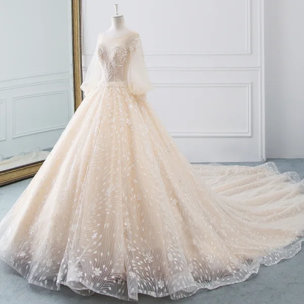Romantisch Champagner Durchsichtige Brautkleider / Hochzeitskleider 2019 A Linie Rundhalsausschnitt Geschwollenes Lange Ärmel Rückenfreies Applikationen Spitze Glanz Tülle Kathedrale Schleppe Rüschen