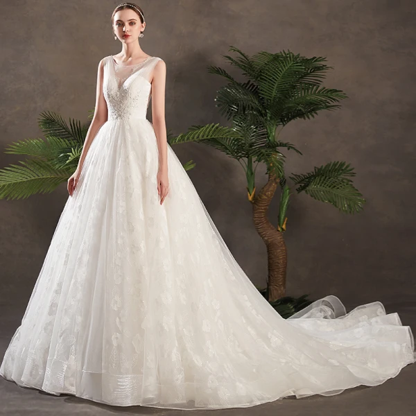 Schöne Ivory / Creme Brautkleider / Hochzeitskleider 2019 A Linie Durchsichtige V-Ausschnitt Ärmellos Rückenfreies Applikationen Spitze Pailletten Perlenstickerei Kapelle-Schleppe Rüschen