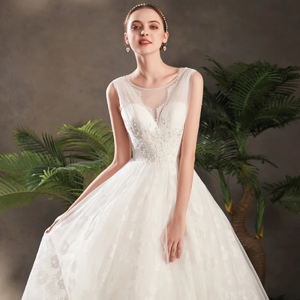 Schöne Ivory / Creme Brautkleider / Hochzeitskleider 2019 A Linie Durchsichtige V-Ausschnitt Ärmellos Rückenfreies Applikationen Spitze Pailletten Perlenstickerei Kapelle-Schleppe Rüschen