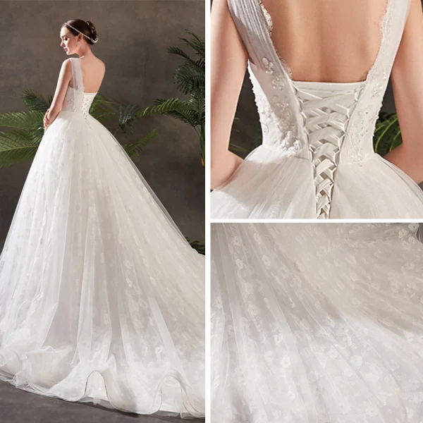 Schöne Ivory / Creme Brautkleider / Hochzeitskleider 2019 A Linie Durchsichtige V-Ausschnitt Ärmellos Rückenfreies Applikationen Spitze Pailletten Perlenstickerei Kapelle-Schleppe Rüschen