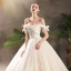 Chic Champagne Robe De Mariée 2019 Princesse De l'épaule Noeud Manches Courtes Dos Nu Glitter Appliques En Dentelle Chapel Train Volants