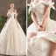 Chic Champagne Robe De Mariée 2019 Princesse De l'épaule Noeud Manches Courtes Dos Nu Glitter Appliques En Dentelle Chapel Train Volants
