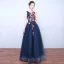 Fée Des Fleurs Bleu Marine Robe De Soirée 2019 Princesse Encolure Dégagée Sans Manches Appliques En Dentelle Paillettes Longue Volants Dos Nu Robe De Ceremonie
