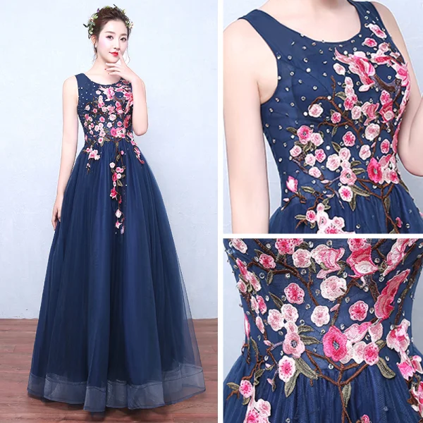 Fée Des Fleurs Bleu Marine Robe De Soirée 2019 Princesse Encolure Dégagée Sans Manches Appliques En Dentelle Paillettes Longue Volants Dos Nu Robe De Ceremonie