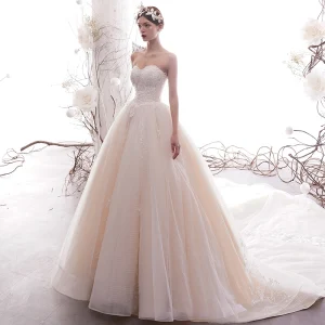 Beste Champagne Brudekjoler 2019 Prinsesse Kjæreste Avtakbar Bell Ermer Ryggløse Appliques Blonder Beading Glitter Flekkete Tyll Chapel Train Buste