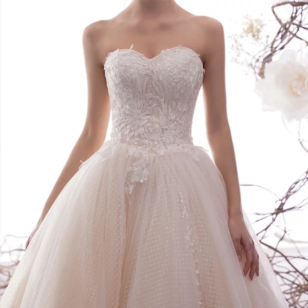 Beste Champagne Brudekjoler 2019 Prinsesse Kjæreste Avtakbar Bell ermer Ryggløse Appliques Blonder Beading Glitter Flekkete Tyll Chapel Train Buste