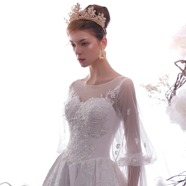 Beste Weiß Satin Durchsichtige Brautkleider / Hochzeitskleider 2019 A Linie Rundhalsausschnitt Geschwollenes Lange Ärmel Rückenfreies Applikationen Spitze Pailletten Perlenstickerei Kapelle-Schleppe Rüschen