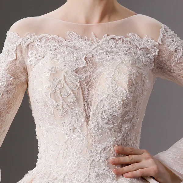 Luxe Champagne Transparentes Robe De Mariée 2019 Robe Boule Encolure Carrée Manches de cloche Dos Nu Appliques En Dentelle Perlage Cathedral Train Volants