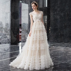 Romantisk Champagne Hage Utendørs Brudekjoler 2019 Prinsesse Firkantet Hals Uten Ermer Ryggløse Appliques Blonder Beading Sløyfe Sash Lange Buste