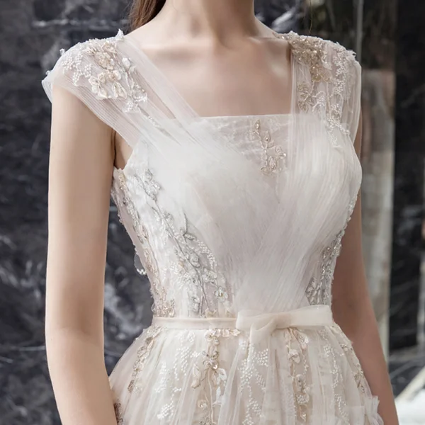Romantique Champagne Jardin / Extérieur Robe De Mariée 2019 Princesse Encolure Carrée Sans Manches Dos Nu Appliques En Dentelle Perlage Noeud Ceinture Longue Volants