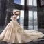 Étourdissant Champagne Robe De Mariée 2019 Princesse De l'épaule Gonflée 3/4 Manches Dos Nu Perlage Glitter Tulle Royal Train Volants