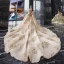 Étourdissant Champagne Robe De Mariée 2019 Princesse De l'épaule Gonflée 3/4 Manches Dos Nu Perlage Glitter Tulle Royal Train Volants