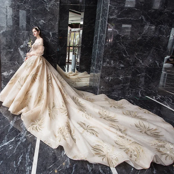 Étourdissant Champagne Robe De Mariée 2019 Princesse De l'épaule Gonflée 3/4 Manches Dos Nu Perlage Glitter Tulle Royal Train Volants