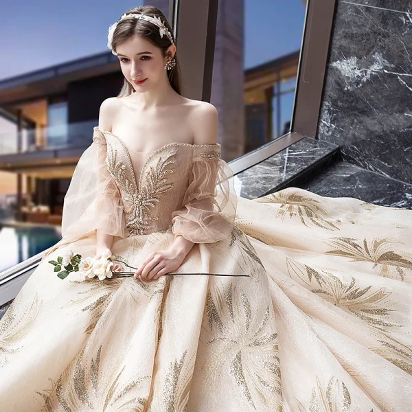 Étourdissant Champagne Robe De Mariée 2019 Princesse De l'épaule Gonflée 3/4 Manches Dos Nu Perlage Glitter Tulle Royal Train Volants