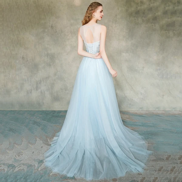 Élégant Bleu Ciel Transparentes Robe De Soirée 2019 Princesse Encolure Dégagée Sans Manches Appliques En Dentelle Plumes Perlage Perle Train De Balayage Volants Dos Nu Robe De Ceremonie