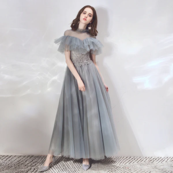 Vintage / Originale Élégant Gris Transparentes Robe De Soirée 2019 Princesse Col Haut Manches Courtes Appliques En Dentelle Perlage Longue Volants Dos Nu Robe De Ceremonie