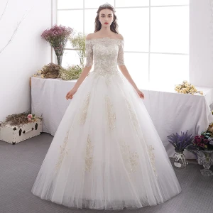 Prisvärd Elfenben Trädgård Utomhus Bröllopsklänningar 2019 Prinsessa Av Axeln 1 2 Ärm Halterneck Appliqués Spets Glittriga Glitter Paljetter Långa Ruffle