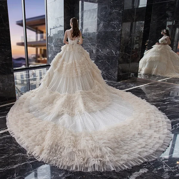 Fabelhaft Champagner Glanz Spitze Brautkleider / Hochzeitskleider 2019 Ballkleid Durchsichtige Stehkragen Ärmellos Rückenfreies Perlenstickerei Kathedrale Schleppe Rüschen