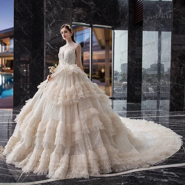 Fabelhaft Champagner Glanz Spitze Brautkleider / Hochzeitskleider 2019 Ballkleid Durchsichtige Stehkragen Ärmellos Rückenfreies Perlenstickerei Kathedrale Schleppe Rüschen