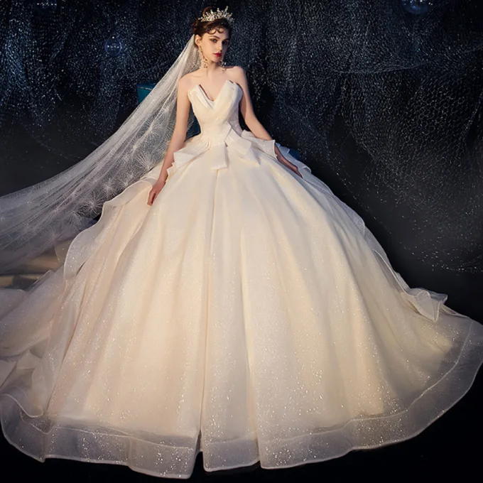 Bling Bling Elfenben Brudekjoler 2019 Ballkjole Fantastiske Unike Kjæreste Uten Ermer Ryggløse Glitter Tyll Royal Train Buste
