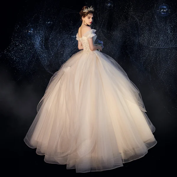 Elegante Ivory / Creme Garten / Im Freien Brautkleider / Hochzeitskleider 2019 Prinzessin Off Shoulder Kurze Ärmel Rückenfreies Pailletten Perlenstickerei Lange Rüschen
