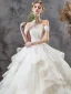 Abordable Champagne Jardin / Extérieur Robe De Mariée 2019 Robe Boule De l'épaule Manches Courtes Dos Nu Appliques En Dentelle Paillettes Longue Volants
