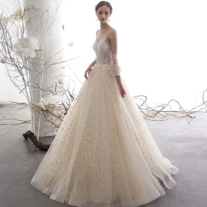 Élégant Champagne Robe De Mariée 2019 Princesse Bretelles Spaghetti Dos Nu Perlage Sans Manches Glitter Étoile Tulle Longue Volants