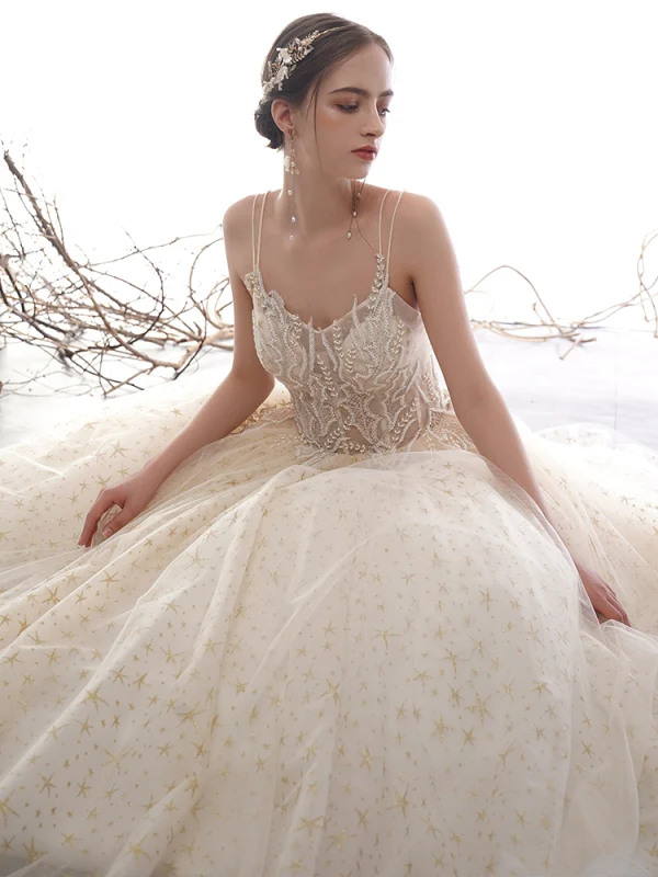 Élégant Champagne Robe De Mariée 2019 Princesse Bretelles Spaghetti Dos Nu Perlage Sans Manches Glitter Étoile Tulle Longue Volants