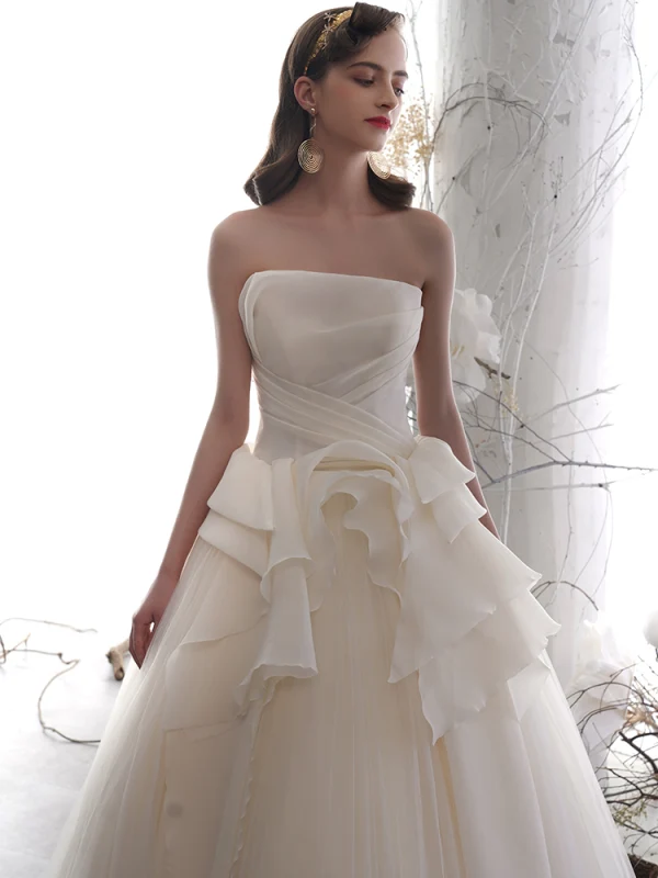 Modest / Simple Champagne Wedding Dresses 2019 A-Line / Princess Strapless Sleeveless Backless Floor-Length / Long Ruffle