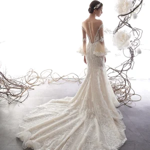 Sjarmerende Champagne Gjennomsiktig Brudekjoler 2019 Trompet Havfrue Scoop Halsen Bell Ermer Appliques Blonder Glitter Håndlaget Beading Chapel Train Buste