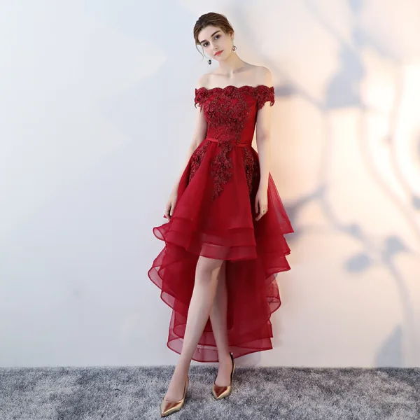 Erschwinglich Pink Cocktailkleider 2019 A Linie Off Shoulder Kurze Ärmel Applikationen Spitze Perle Stoffgürtel Asymmetrisch Rüschen Rückenfreies Festliche Kleider