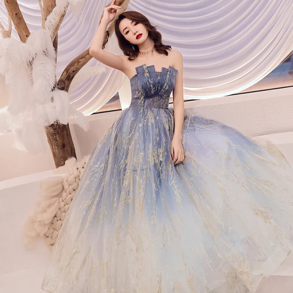 Charmant Bleu Marine Dégradé De Couleur Robe De Bal 2019 Princesse Bustier Sans Manches Glitter Tulle Longue Volants Dos Nu Robe De Ceremonie