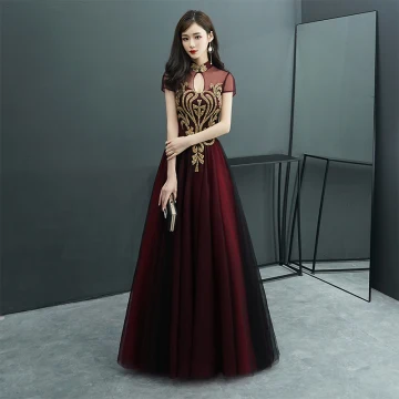 Style Chinois Bordeaux Transparentes Robe De Soirée 2019 Princesse Col Haut Manches Courtes Perlage Longue Volants Dos Nu Robe De Ceremonie