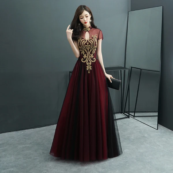 Style Chinois Bordeaux Transparentes Robe De Soirée 2019 Princesse Col Haut Manches Courtes Perlage Longue Volants Dos Nu Robe De Ceremonie
