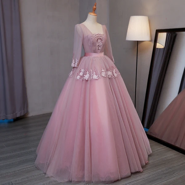 Vintage Blushing Pink Prom Dresses 2017 Ball Gown V-Neck Long Sleeve Appliques Lace Floor-Length / Long Ruffle Backless Formal Dresses