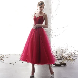 Enkel Burgunder Homecoming Graduation Kjoler 2019 Prinsesse Spaghettistropper Uten Ermer Beading Te Lengde Buste Ryggløse Formelle Kjoler