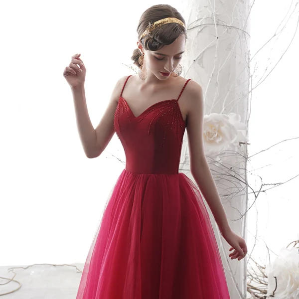 Modest / Simple Burgundy Homecoming Graduation Dresses 2019 A-Line / Princess Spaghetti Straps Sleeveless Beading Tea-length Ruffle Backless Formal Dresses