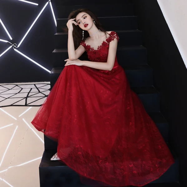Chic / Belle Bordeaux Transparentes Robe De Soirée 2019 Princesse Encolure Dégagée Sans Manches Appliques Fleur Faux Diamant Noeud Ceinture Longue Volants Dos Nu Robe De Ceremonie