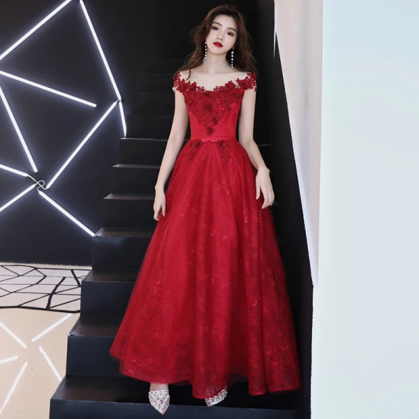Chic / Belle Bordeaux Transparentes Robe De Soirée 2019 Princesse Encolure Dégagée Sans Manches Appliques Fleur Faux Diamant Noeud Ceinture Longue Volants Dos Nu Robe De Ceremonie