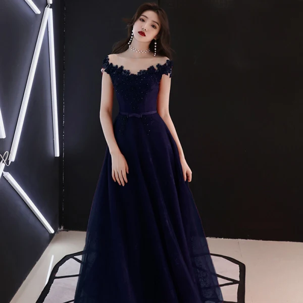 Chic / Belle Bordeaux Transparentes Robe De Soirée 2019 Princesse Encolure Dégagée Sans Manches Appliques Fleur Faux Diamant Noeud Ceinture Longue Volants Dos Nu Robe De Ceremonie